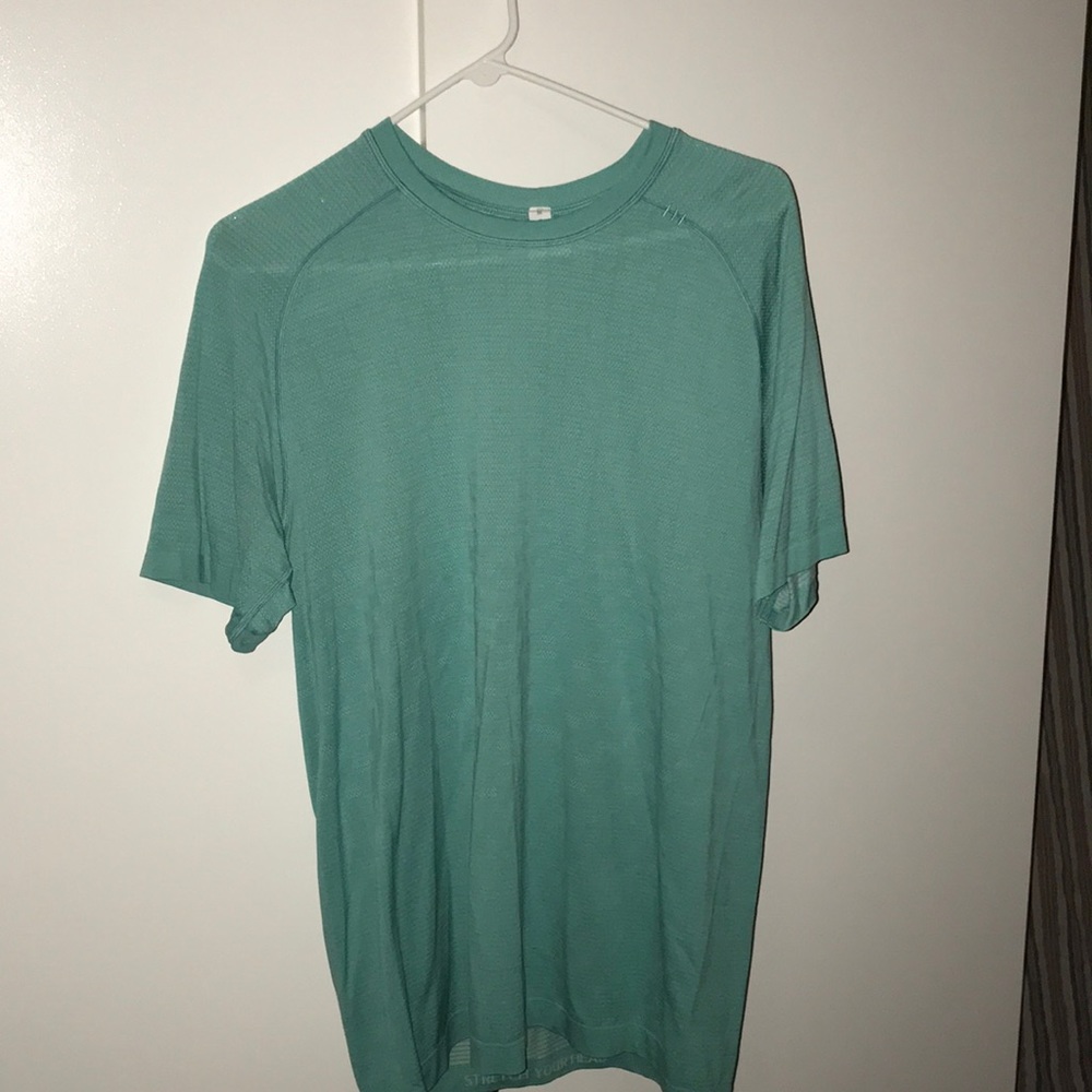 Real lulu lemon short sleeve shirt